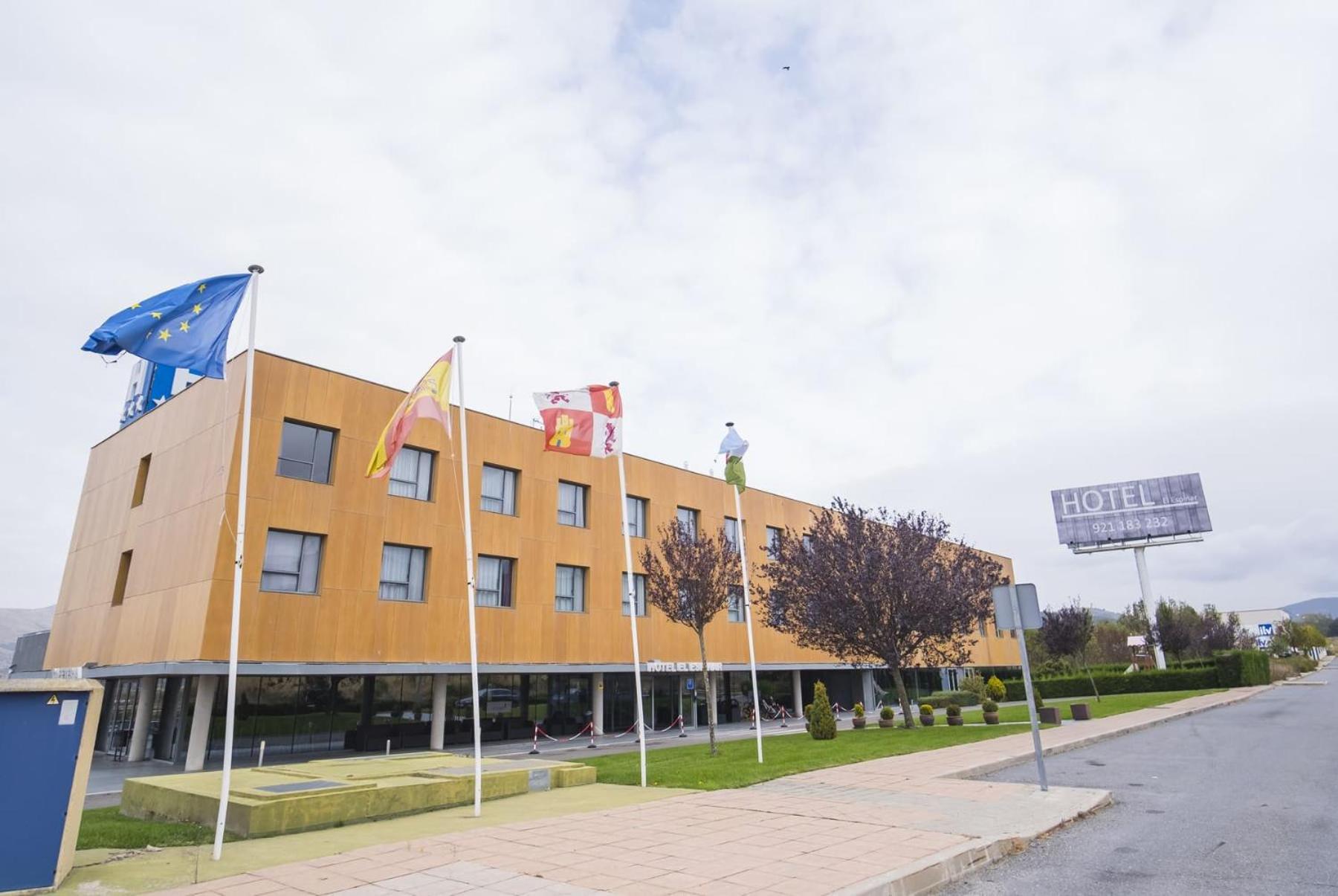 Alda El Espinar Hotel Екстериор снимка