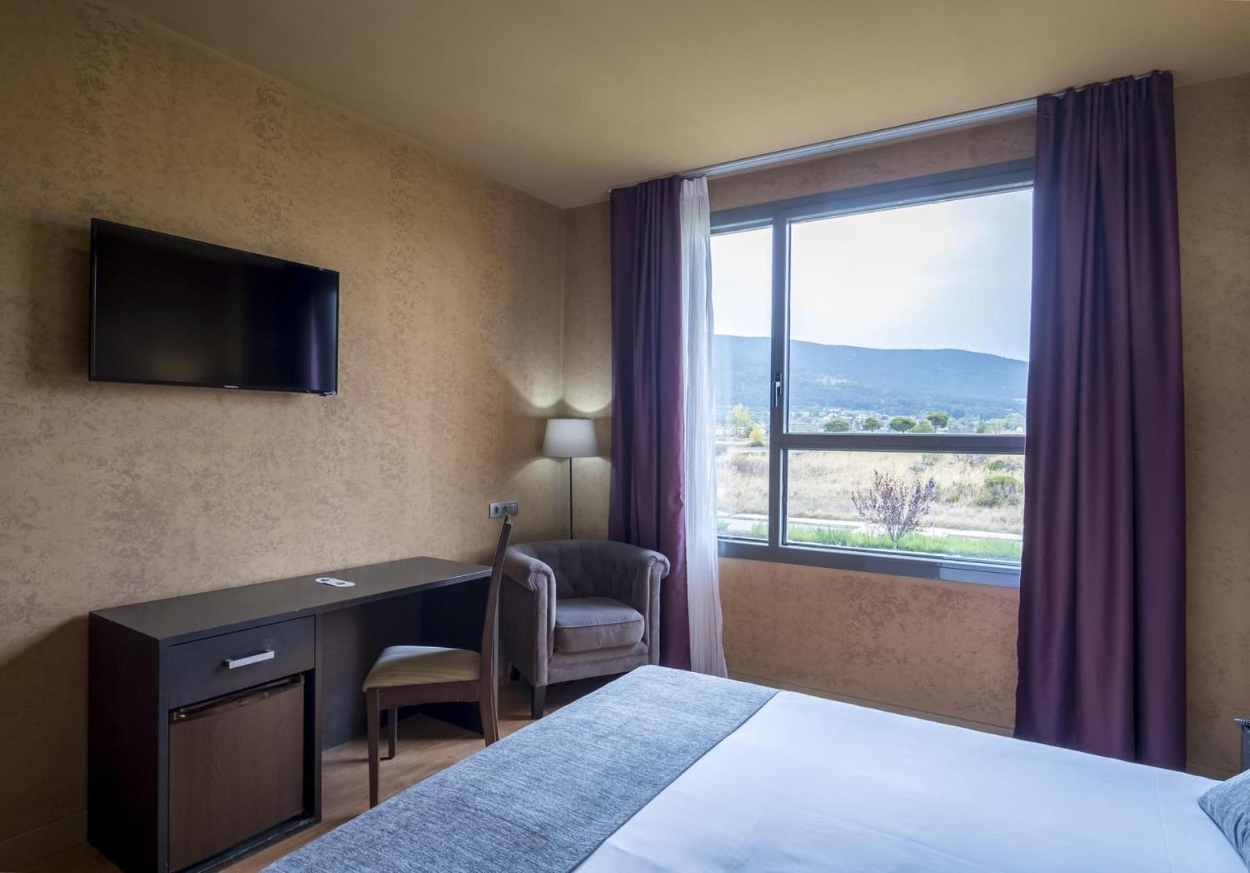 Alda El Espinar Hotel Екстериор снимка