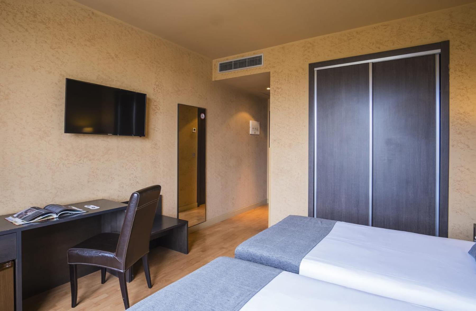 Alda El Espinar Hotel Екстериор снимка