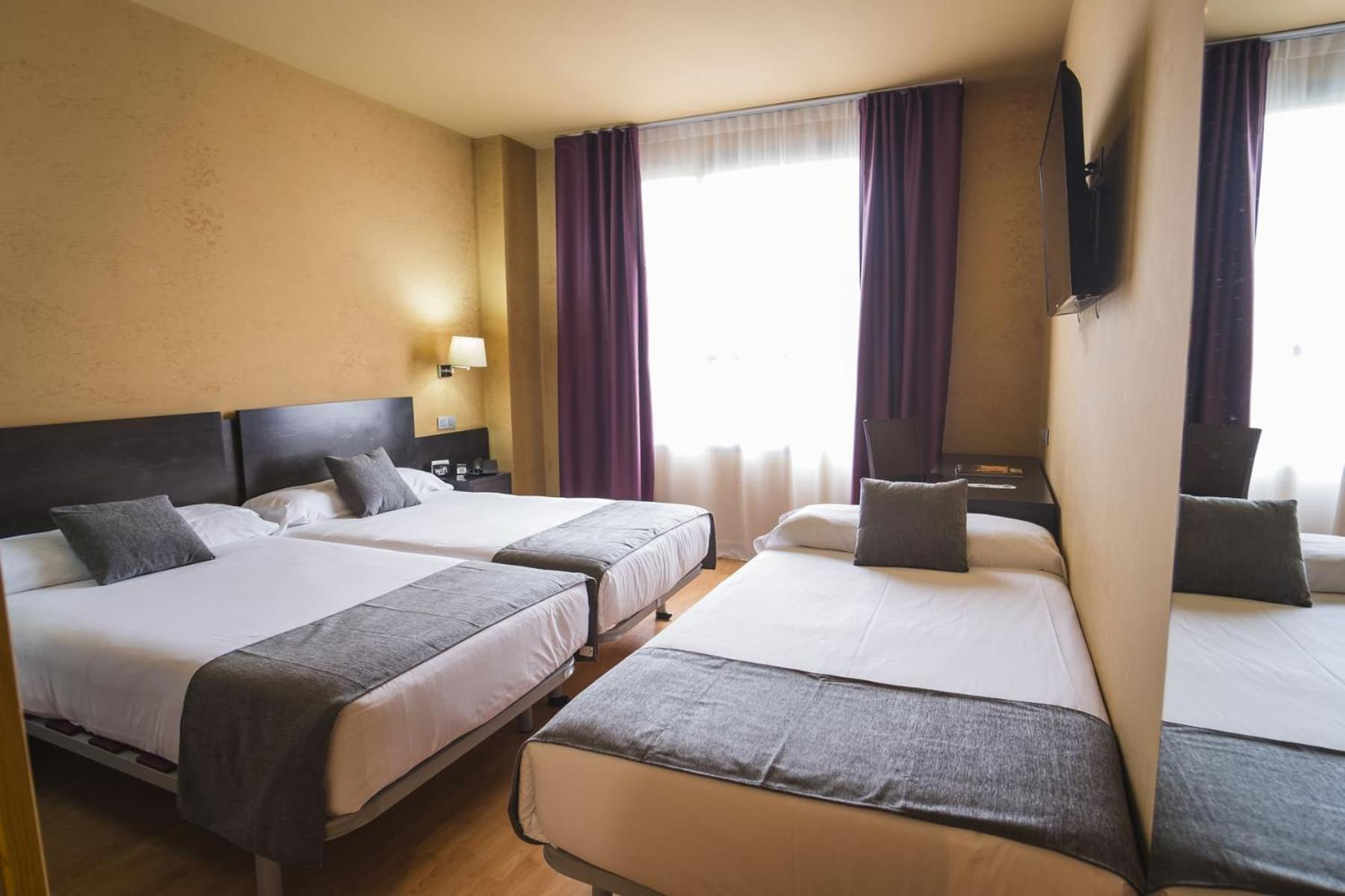 Alda El Espinar Hotel Екстериор снимка