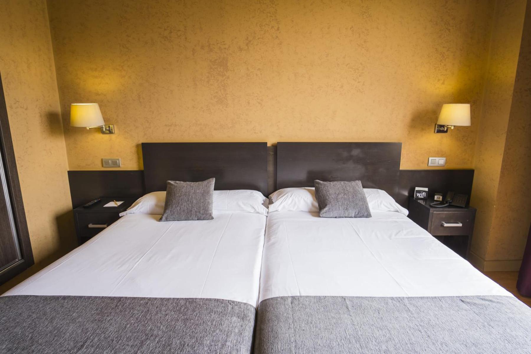 Alda El Espinar Hotel Екстериор снимка