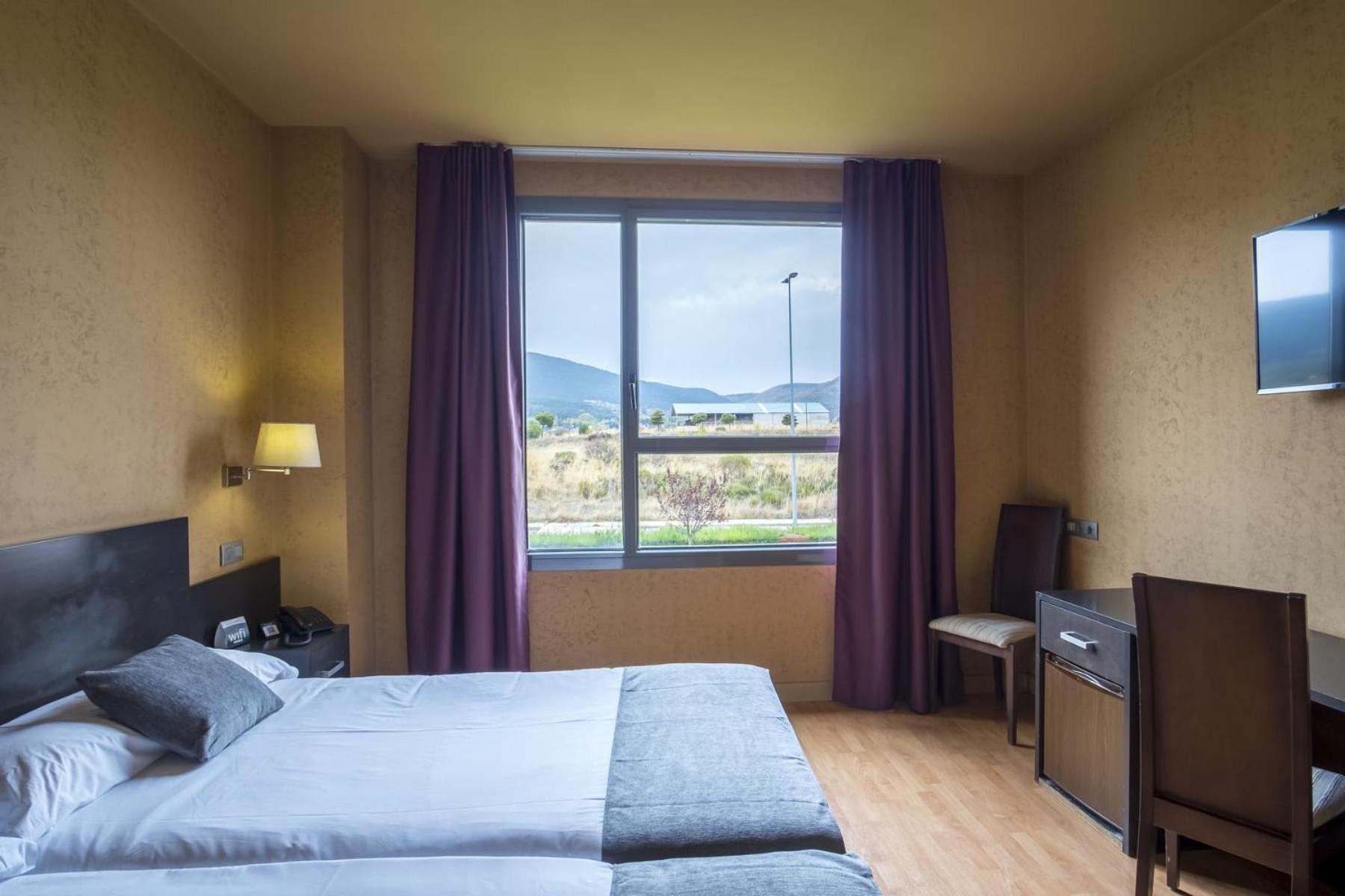 Alda El Espinar Hotel Екстериор снимка