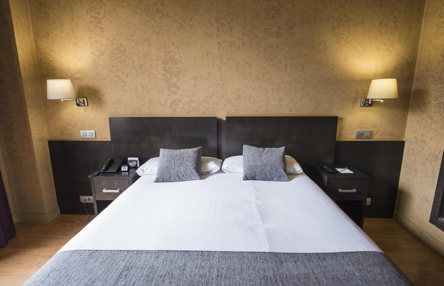 Alda El Espinar Hotel Екстериор снимка